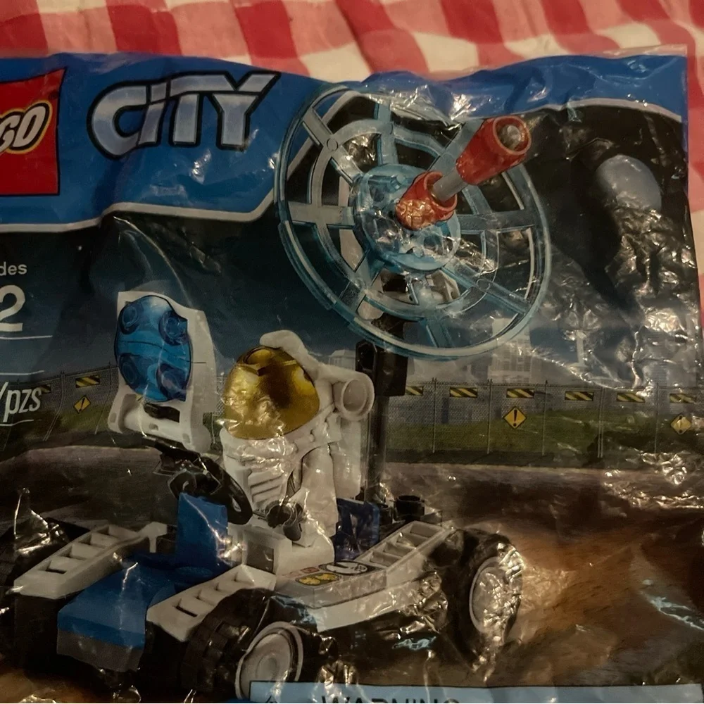 New Lego City Space Port Utility Vehicle # 30315 - Retired
